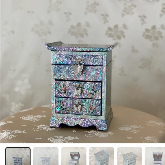 Mother of Pearl handmade jewelry box - Picture 2 of 5